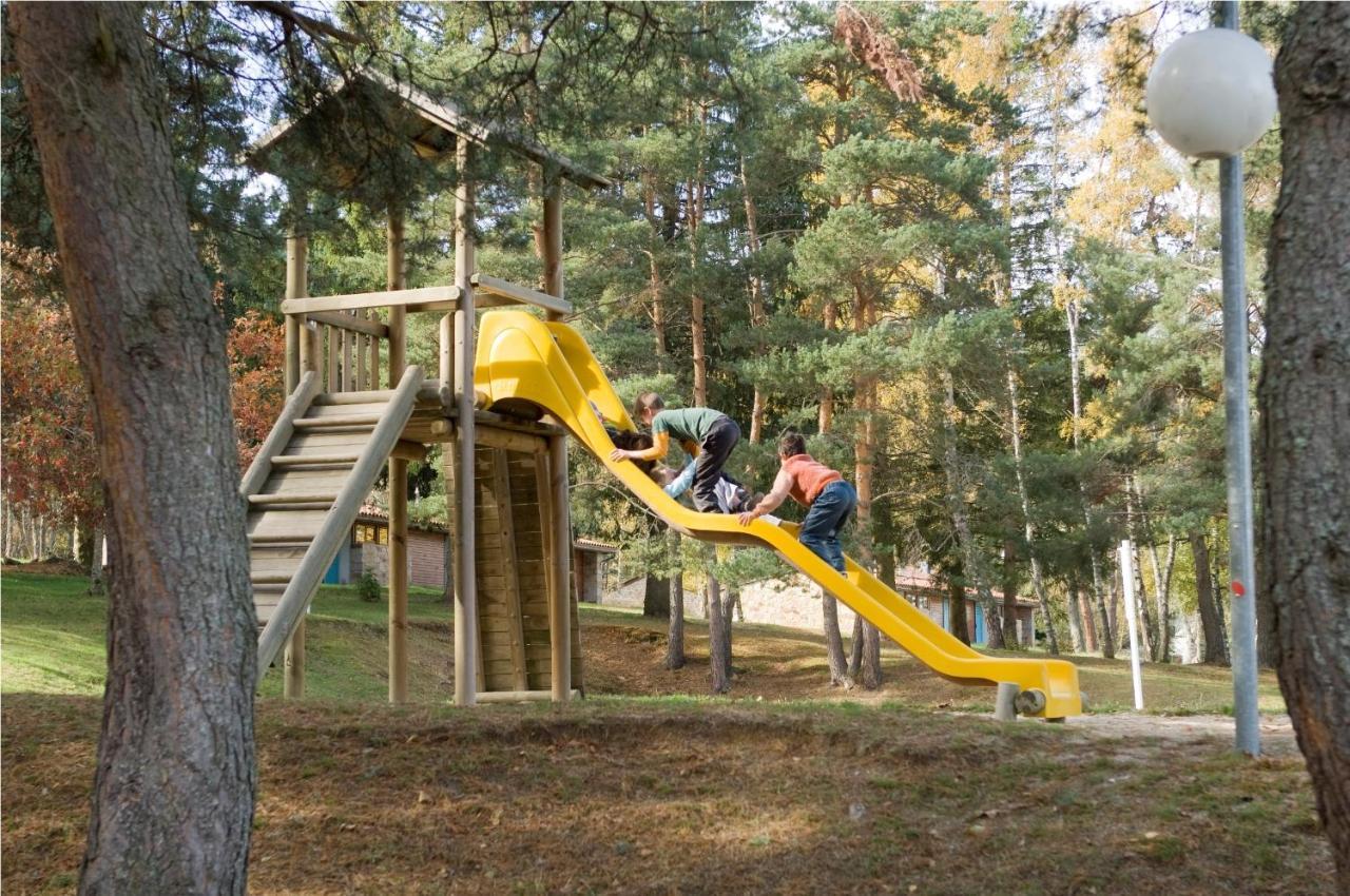 Village De Gites De La Foret De Ganigal Le Malzieu-Ville Habitación foto
